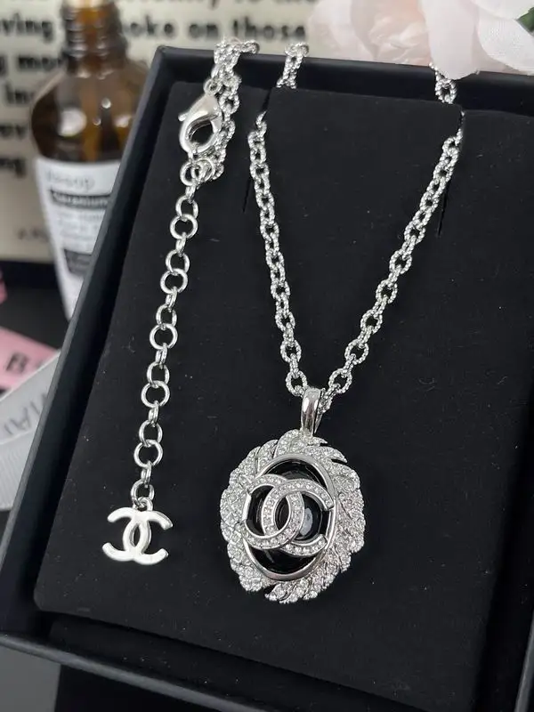 Chanel necklace 05yxh65